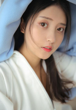 快手网红博雅打扑克牌视频截图